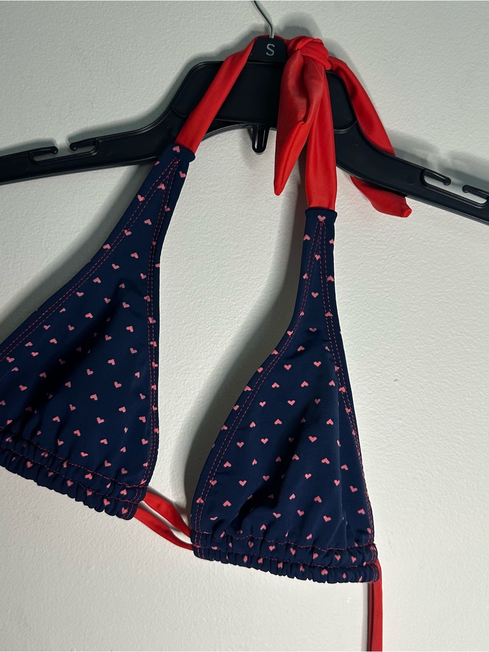 Vintage Navy Bikini Top with Pink Heart Print and Red Ties - Picture 2 of 10